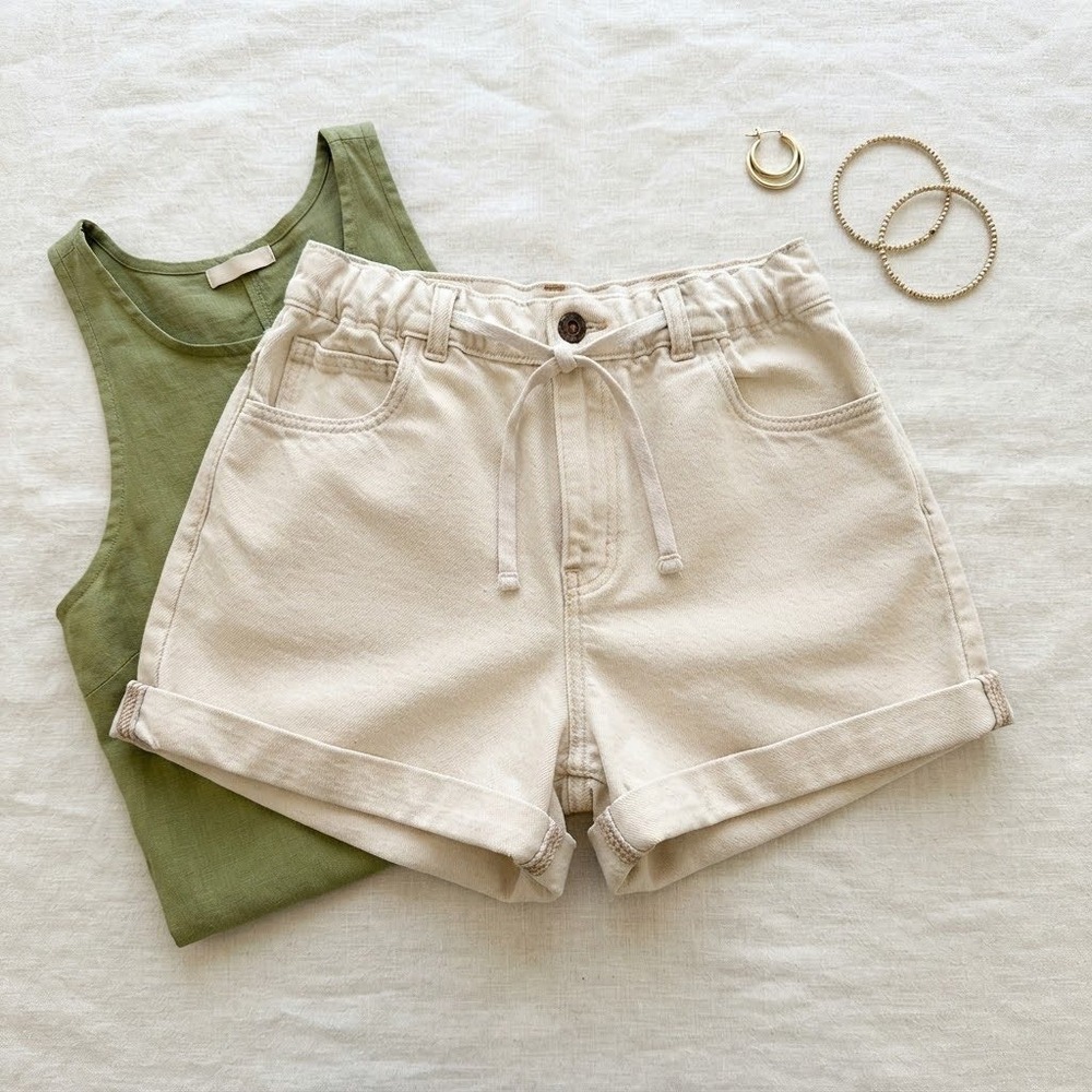 BDG Denim Shorts Womens Medium Cream Drawstring Elastic Waist Cuffed Casual